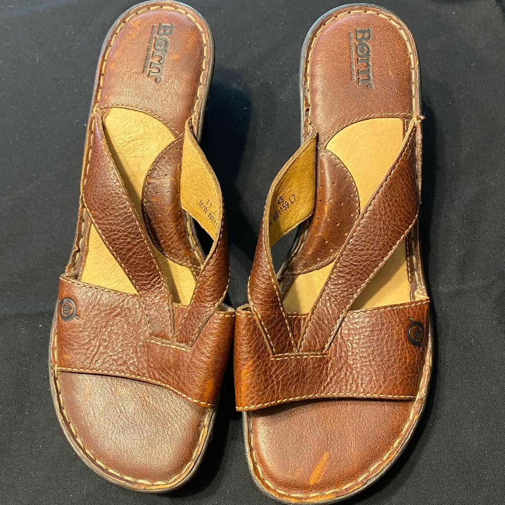 Size 11 Born sandals
